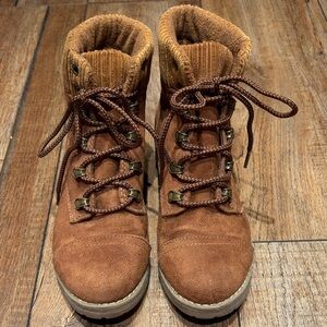 Universal Thread Brown Ankle Boots